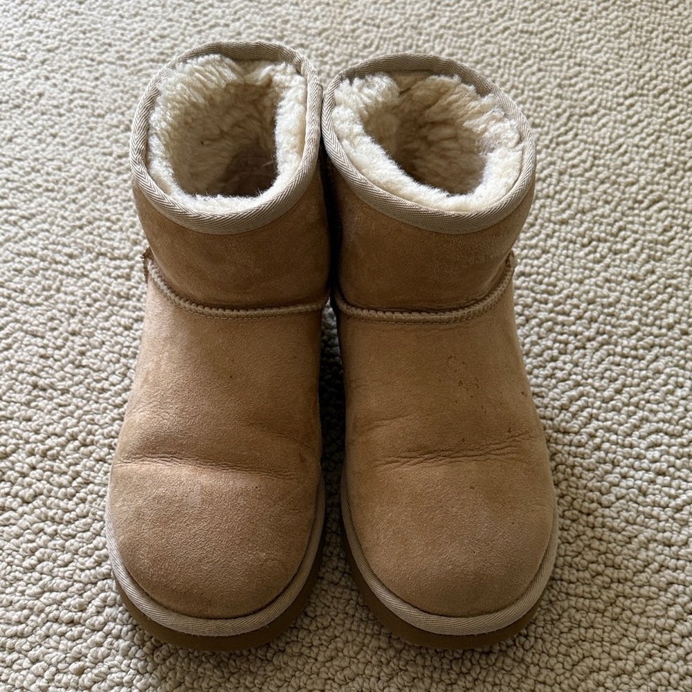 Ugg Short Boots Sand